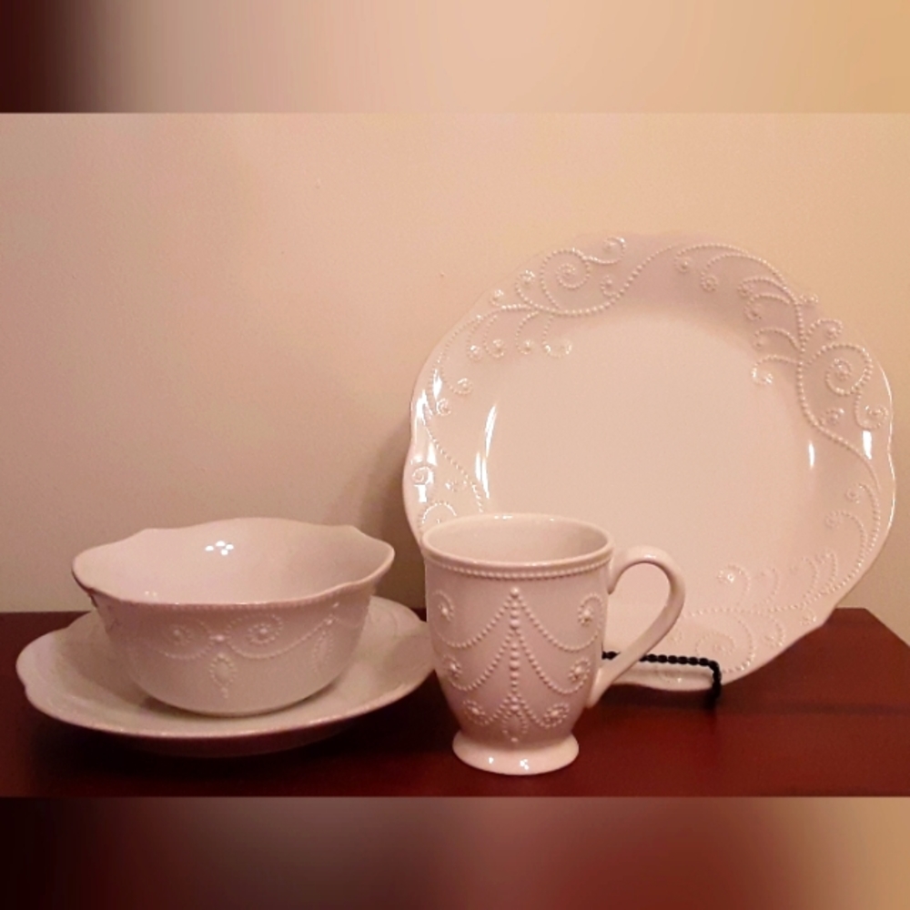 Lenox French Perle White 4-piece place setting - Picture 2 of 6